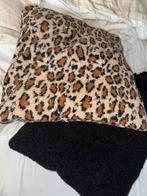 Panterprint en zwart kussen, Huis en Inrichting, Woonaccessoires | Kussens, Ophalen of Verzenden, Zo goed als nieuw, Zwart, Vierkant