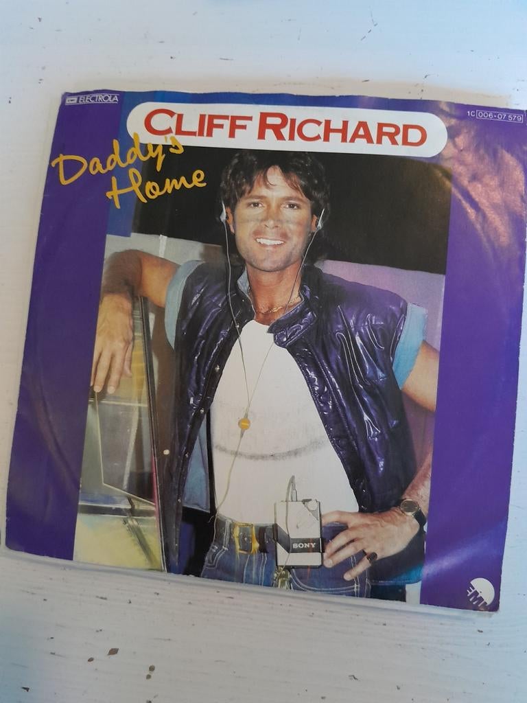 Cliff richard 7inch daddy,s home, Ophalen of Verzenden, Zo goed als nieuw, Pop