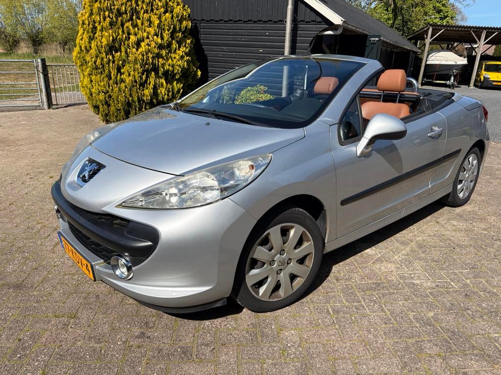 Peugeot 207 cc cabrio, Auto's, Voorwielaandrijving, Cabriolet, Bruin, Handgeschakeld