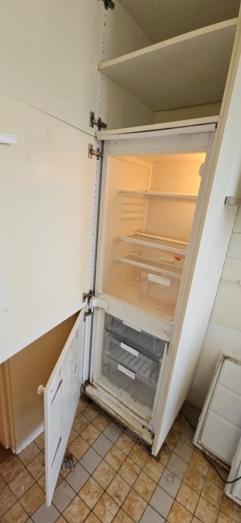 Koelkast met kapotte deuren, werkt nog wel., Witgoed en Apparatuur, Koelkasten en IJskasten, Ophalen