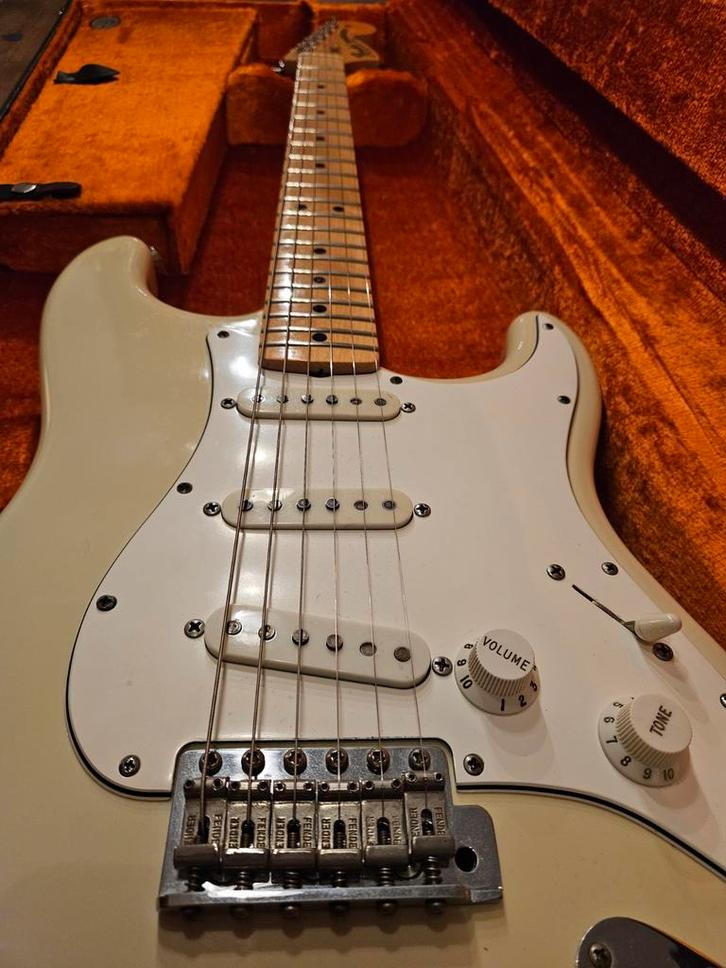 2005 Fender Custom Shop 1969 Stratocaster w/ Abigail Ybarra, Muziek en Instrumenten, Snaarinstrumenten | Gitaren | Elektrisch