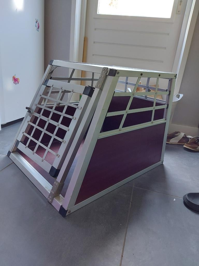 Mooie auto bench, hondenbench, Ophalen, Zo goed als nieuw