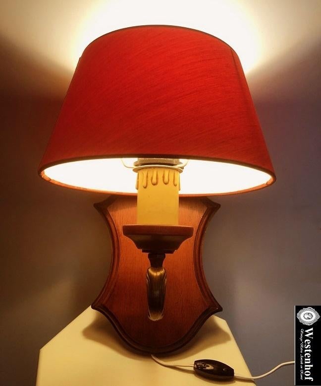 Brocante wandlamp hout met klassiek lampenkap barok rood, Verzenden, Overige materialen, Klassiek / antiek