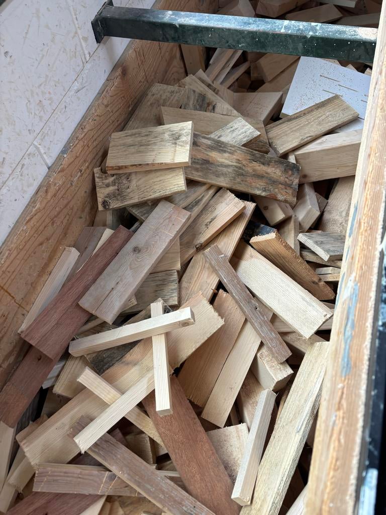 2 m³ droog haardhout mix: vuren, meranti, eiken, Tuin en Terras, Haardhout, Minder dan 3 m³, Ophalen, Overige houtsoorten, Blokken