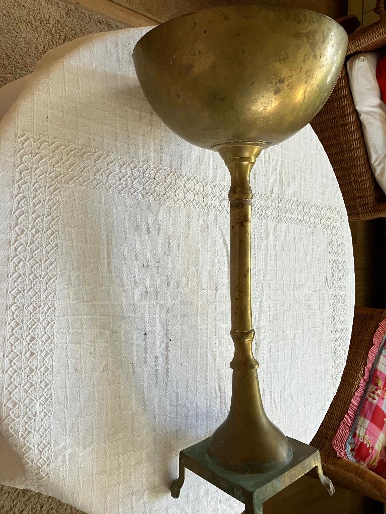 Koperen./ messing schaal op voet, Antiek en Kunst, Ophalen of Verzenden