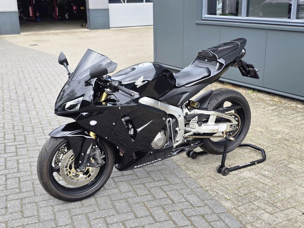 Honda Sport CBR 600RR | Nette motor | sport uitlaat |, Motoren, Tramweg
9422BM  SMILDE, NL, Bedrijf, Meer dan 35 kW, 599 cc