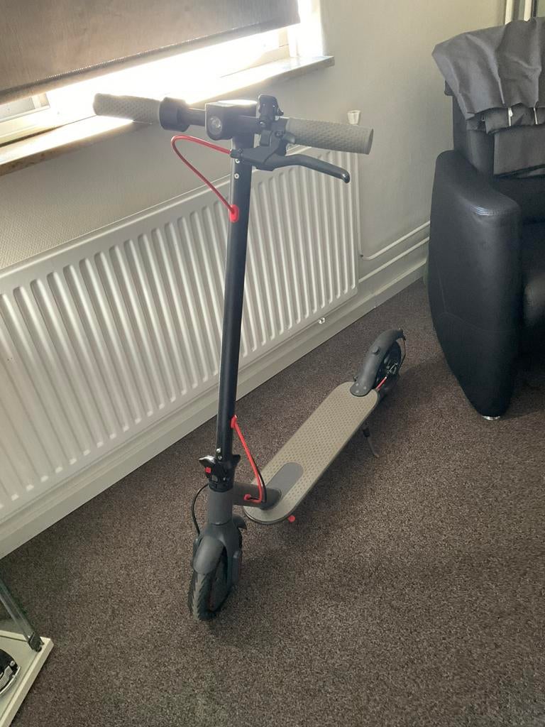 E- scooter, Fietsen en Brommers, Steps, Ophalen of Verzenden, Zo goed als nieuw, Elektrische step (E-scooter)