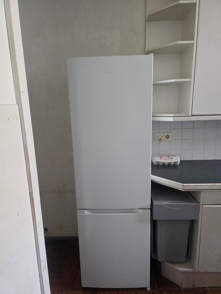 Veripart Koel-vriescombinatie, Gebruikt, 200 liter of meer, 60 cm of meer, Met aparte vriezer