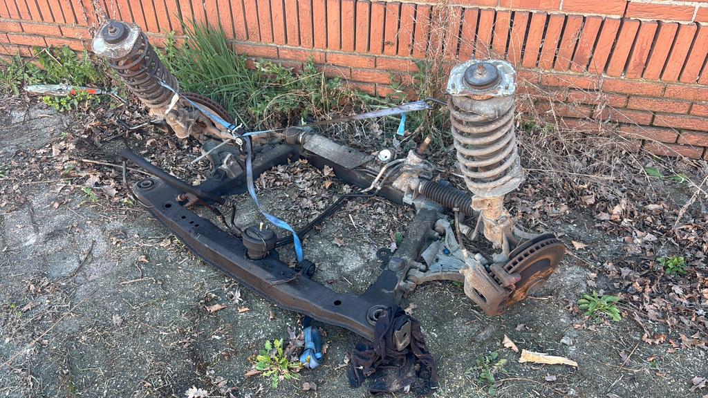 Volvo v70/850 subframe stuurhuis veerpoot, Auto-onderdelen, Ophalen, Nieuw, Volvo