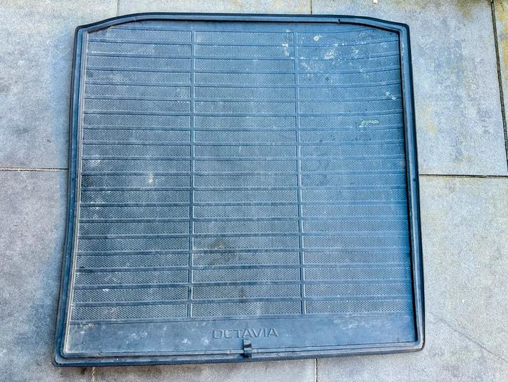 Originele Skoda Octavia III Kofferbakmat (2013-2020), Auto diversen, Kofferbakmatten, Gebruikt, Ophalen