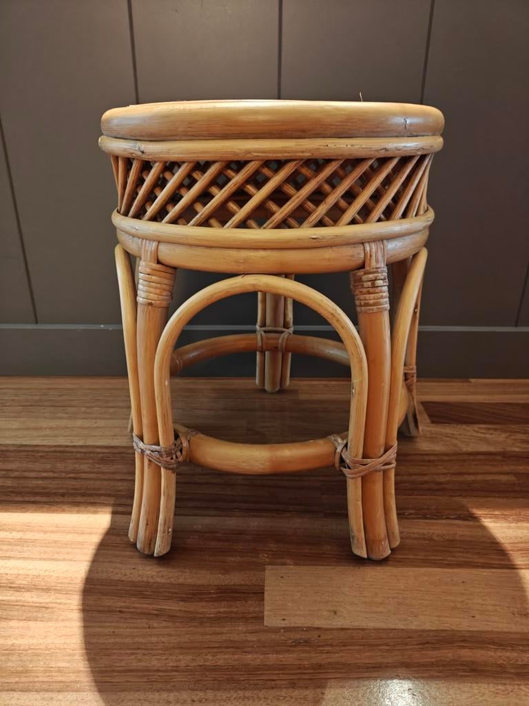 Rotan bijzettafeltje, Huis en Inrichting, Tafels | Bijzettafels, Minder dan 45 cm, Minder dan 55 cm, Rond, Ophalen of Verzenden