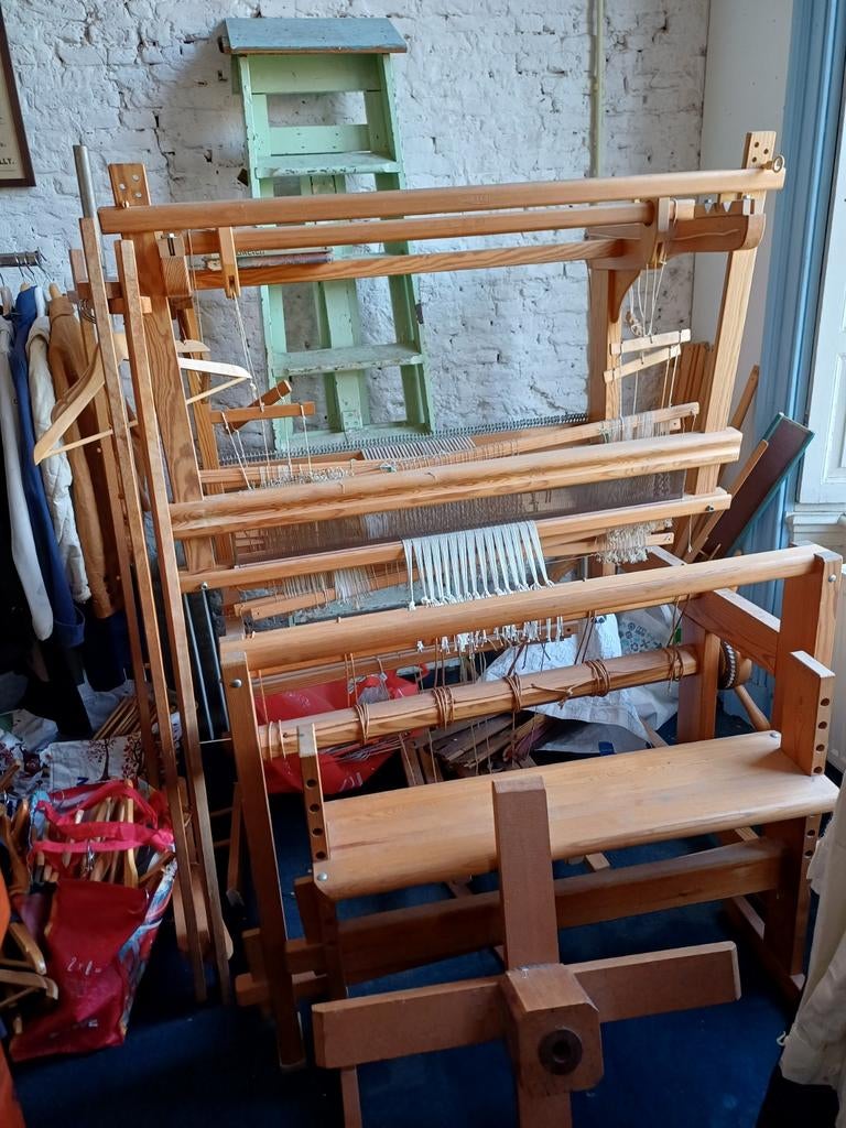 Houten Weefgetouw - Ambachtelijk Weven, Ophalen