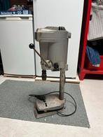 Kleine kolomboormachine op 220V, 3 snelheden, werkt nog, Doe-het-zelf en Verbouw, Gereedschap | Boormachines, Ophalen, Gebruikt