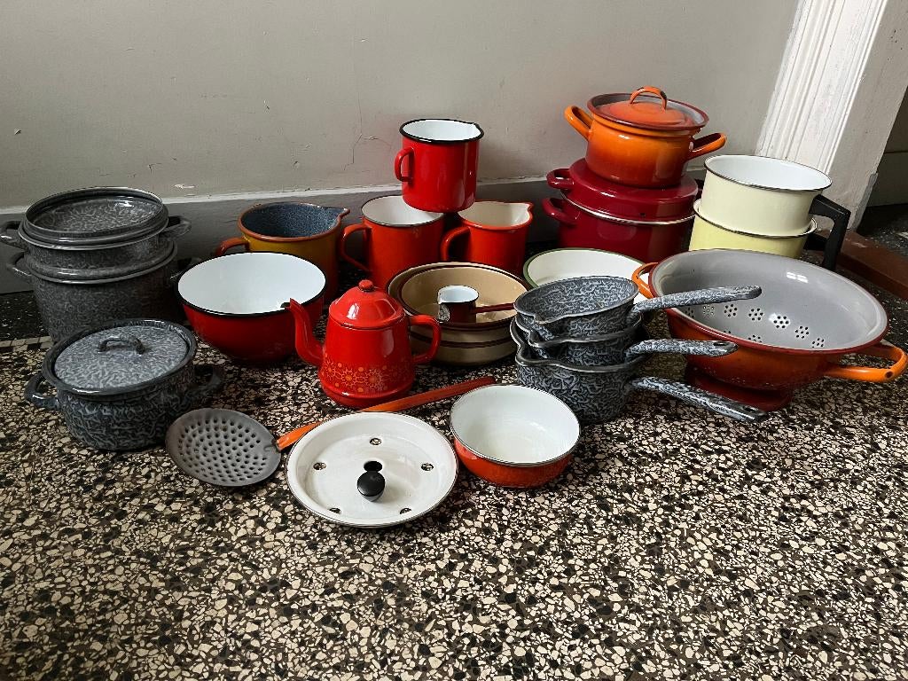 emaille vergiet, pannen, schalen en meer, Ophalen