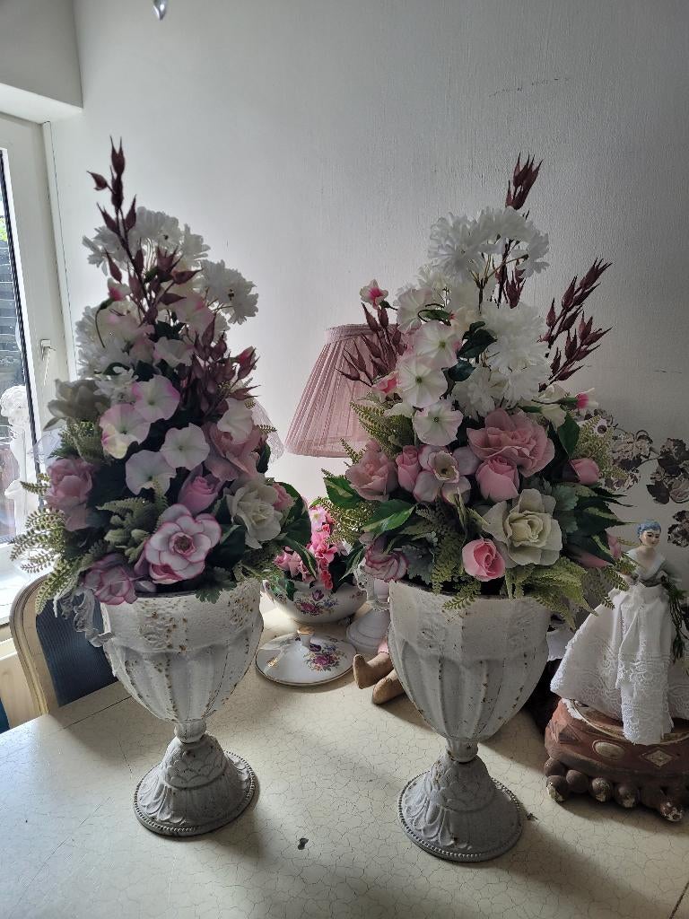 Nieuwe kunstbloemen in metalen pot 80 cm hoog p/st 59.95