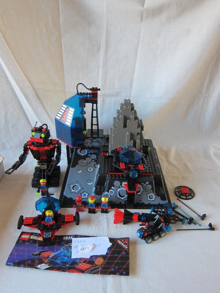 3 lego space 6959 Lunar Launch Site 6835 en 6889 Spyrius, Lego, Ophalen of Verzenden, Zo goed als nieuw, Space