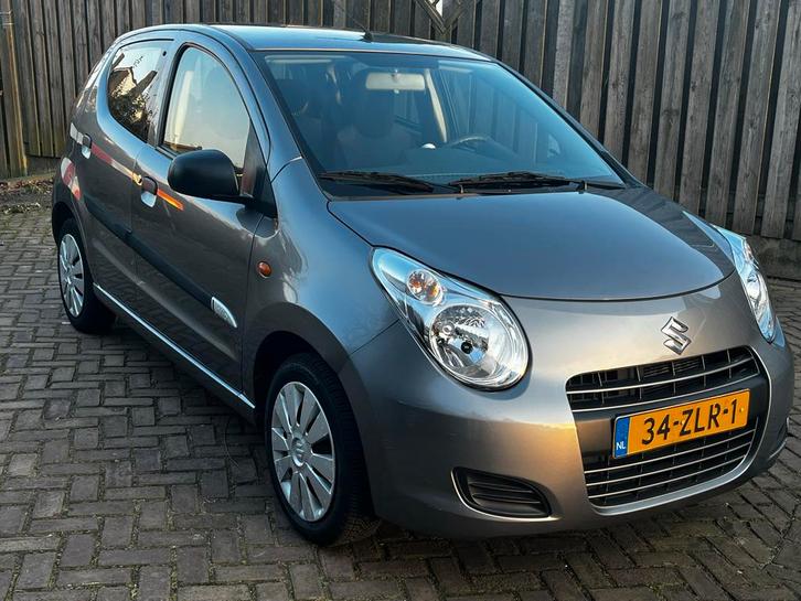 Suzuki Alto 1.0 2013 Grijs, Auto's, Suzuki, Particulier, Alto, Benzine, A, Hatchback, Handgeschakeld, Origineel Nederlands, Zilver of Grijs
