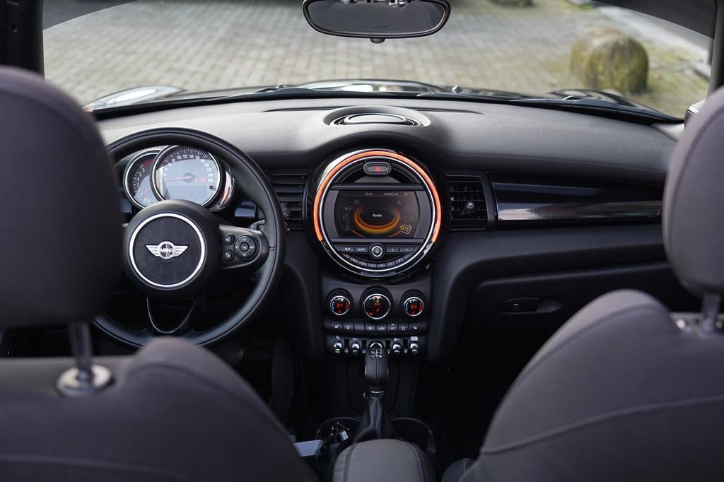 Mini Mini Cabrio 2.0 Cooper S Chili LED/FULL NAVI/STOEL VERW, Auto's, 1998 cc, Gebruikt, Cabriolet, 4 stoelen