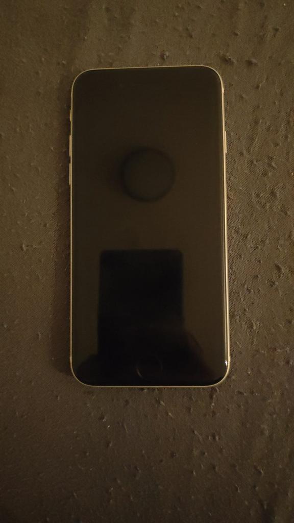 Iphone SE 2022 & Oppo Reno 6 pro TE RUIL!, Telecommunicatie, Mobiele telefoons | Apple iPhone, Zwart, Zo goed als nieuw, Zonder abonnement