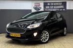 Ford Fiesta 1.0 Titanium / Dealer O.H / 1STE Eigenaar, Auto's, Ford, Voorwielaandrijving, 580 kg, 100 pk, Origineel Nederlands