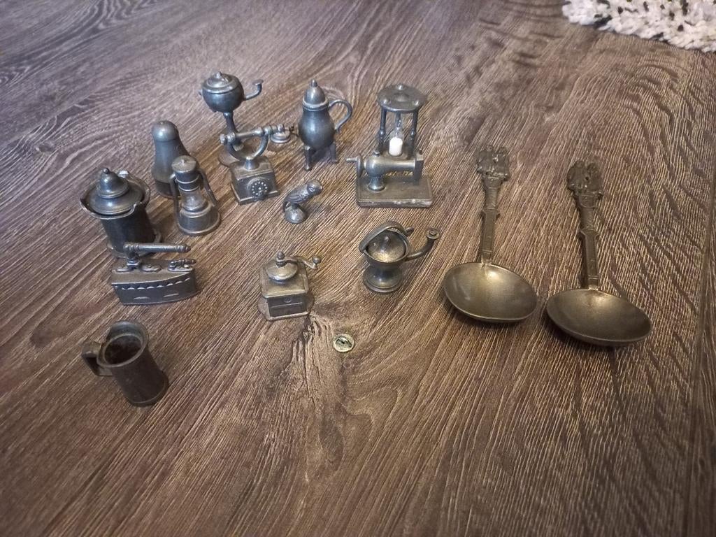Miniatuur verzameling van tinnen voorwerpen, Ophalen of Verzenden, Gebruikt