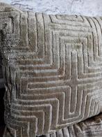 DIVERSE SIERKUSSENS 2.50 PER STUK, Ophalen