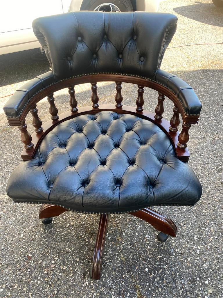 Luxe Zwarte Bureaustoel met Houten Details, Huis en Inrichting, Bureaustoelen, Ophalen of Verzenden, Gebruikt, Zwart, Bureaustoel