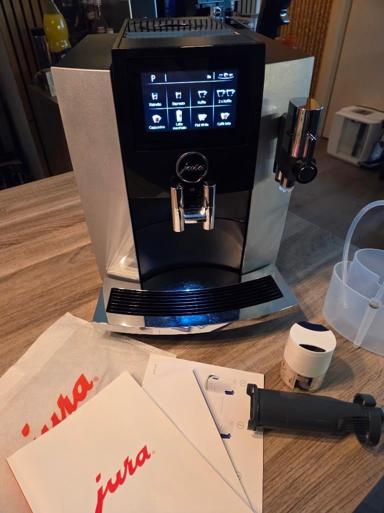 Jura S8 EA Moonlight Silver (2021) | Bluetooth Connector, Witgoed en Apparatuur, Koffiezetapparaten, Zo goed als nieuw, Gemalen koffie