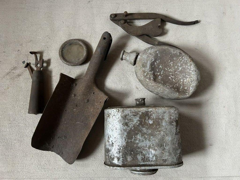 ABBL relics wo2, Verzamelen, Militaria | Tweede Wereldoorlog, Ophalen of Verzenden, Landmacht, Overige gebieden, Hulzen of Bodemvondsten