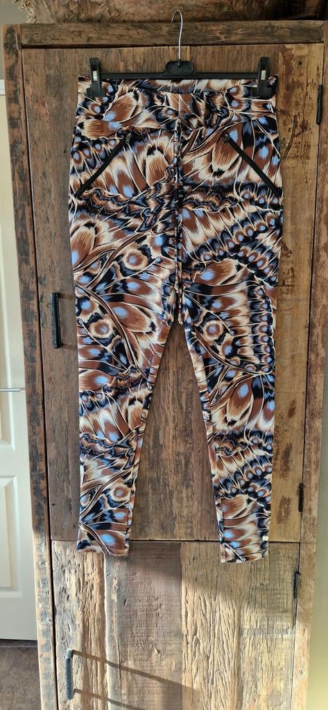 Travelstofbroek

Ladyday

Maat S, Kleding | Dames, Broeken en Pantalons, Ophalen of Verzenden, Zo goed als nieuw, Maat 38/40 (M)