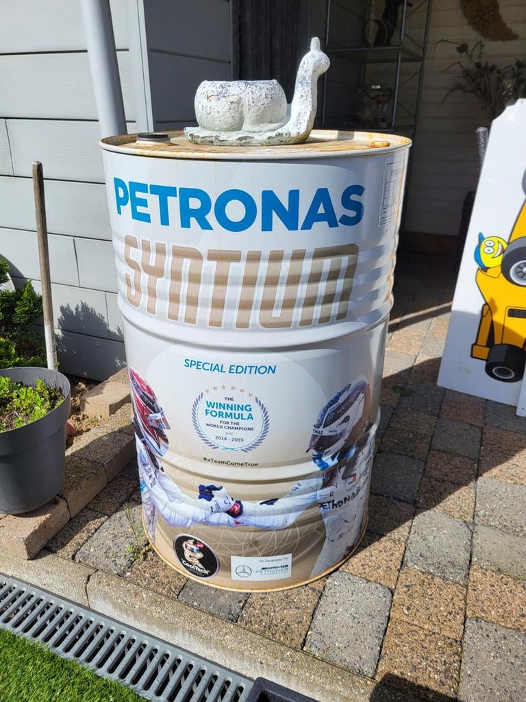 Olievat Petronas, Ophalen, Gebruikt