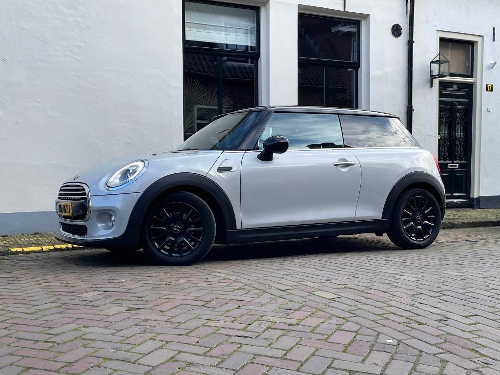 Mini 1.5 Cooper 2016 Wit/Zilver, Auto's, Mini, Voorwielaandrijving, 136 pk, Zwart, 4 stoelen
