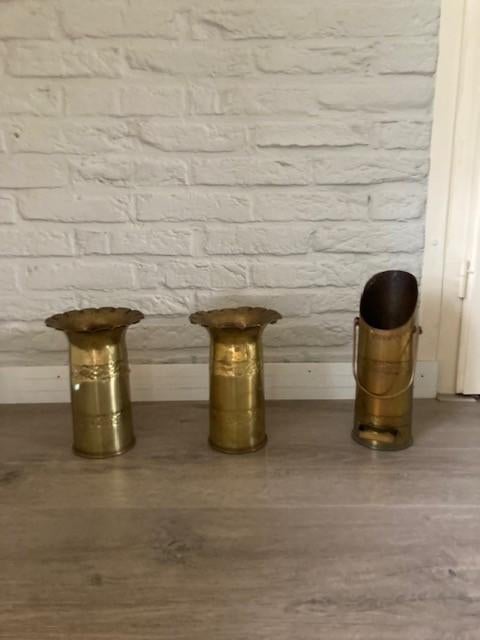 Koperen vazen - van hulzen 2e wereldoorlog, Ophalen of Verzenden, Overige soorten, Nederland, Hulzen of Bodemvondsten