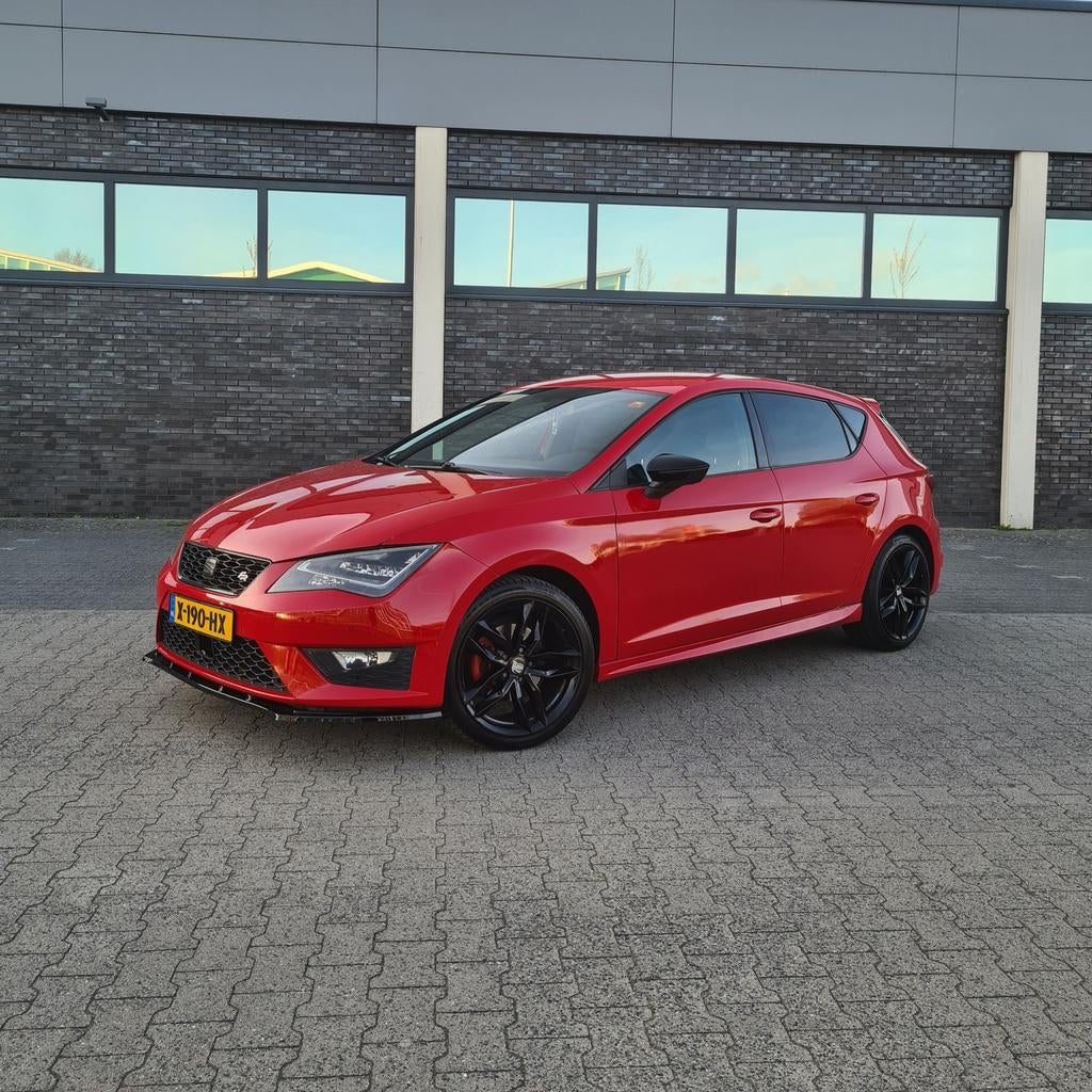 Seat Leon 1.4 TSI ACT 180PK Dsg7 2016 Rood, Auto's, Seat, Euro 5, 4 cilinders, Leon, Leder
