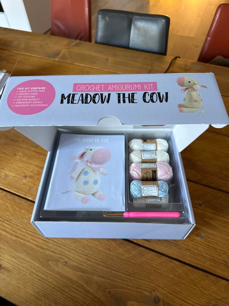 Haakpakket Meadow the Cow - Compleet Amigurumi Kit, Ophalen of Verzenden, Nieuw, Haken, Overige typen