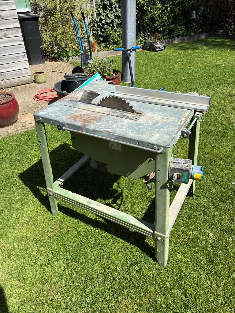 Zaagtafel te koop ., Doe-het-zelf en Verbouw, Ophalen, Gebruikt, Cirkelzaag, 70 mm of meer