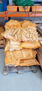 Pallet met zakken aanmaakhout, Minder dan 3 m³, Ophalen, Overige houtsoorten, Blokken