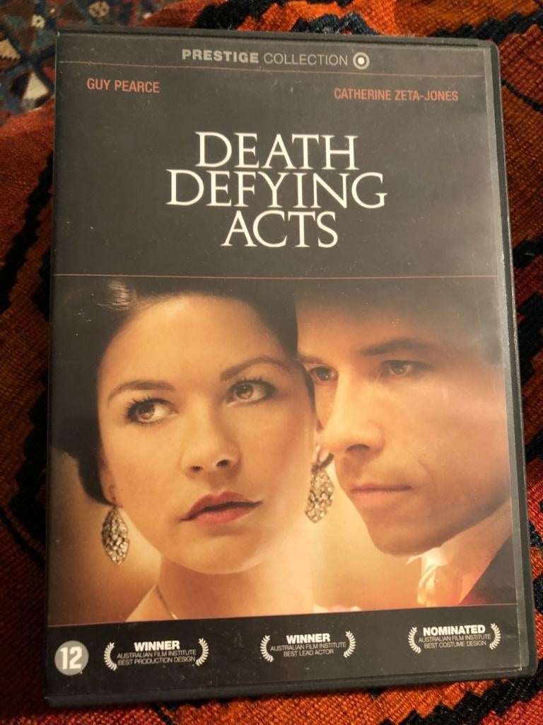 Death defying acts/ dvd met zeta jones en pierce, Vanaf 16 jaar, Ophalen of Verzenden, Zo goed als nieuw