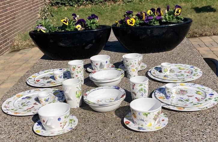 Camping servies mepal 4 persoons, Caravans en Kamperen, Kampeeraccessoires, Zo goed als nieuw, Ophalen of Verzenden