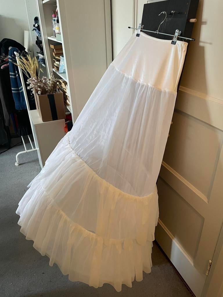 Hoepelrok voor onder trouwjurk maat M, Ophalen, Zo goed als nieuw, Wit, Trouwjurk