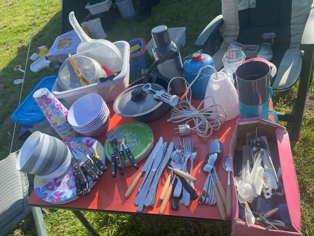 Camping spullen, bestek, pannen, borden, starter kit, Verzenden