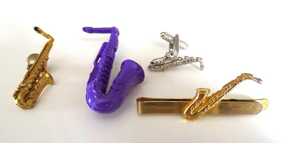 Saxofoon speldjes en manchetknoop, Ophalen of Verzenden, Gebruikt, Overige onderwerpen, Speldje of Pin