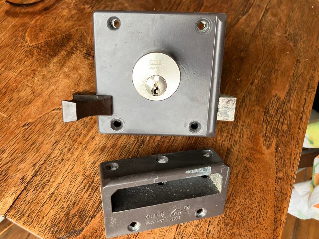 Lips oplegslot SKG** met 9 sleutels, Ophalen, Gebruikt, Slot