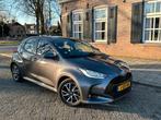 Toyota Yaris 1.5 Hybrid Dynamic | 1e Eigen.| Navi | Garantie, 49 €/maand, 3 cilinders, Yaris, Zilver of Grijs