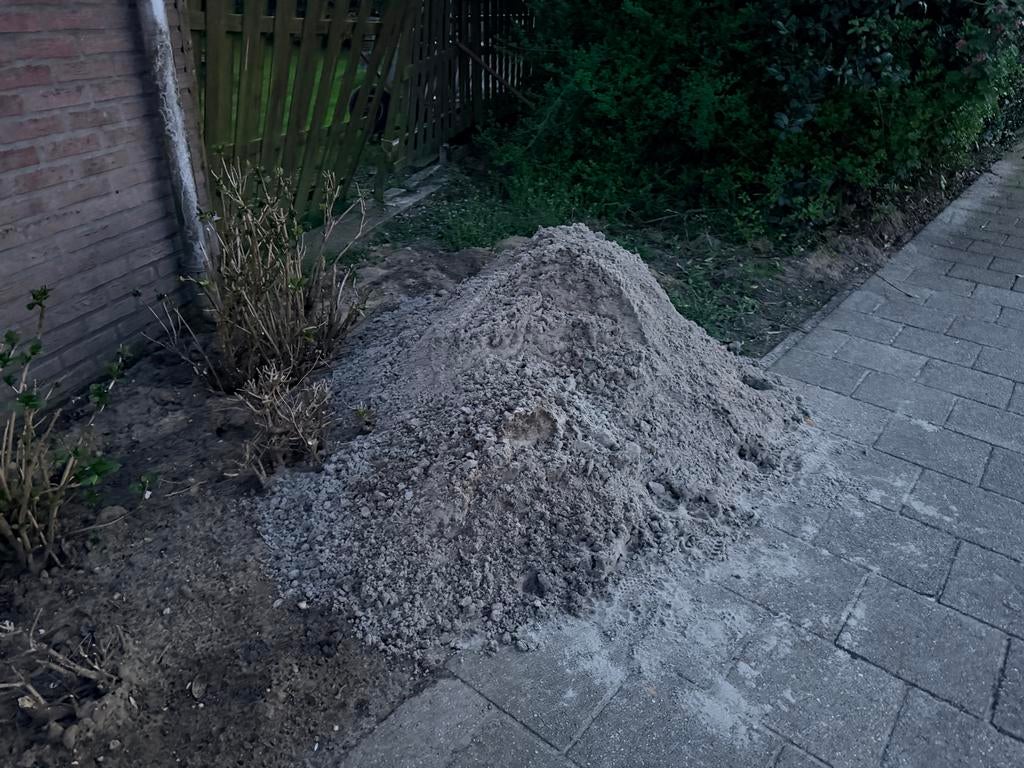 Wit zand, halve kuub of 6 kruiwagens, Ophalen, Gebruikt, Straatzand