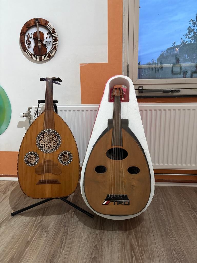 Twee prachtige ouds, handgemaakt, met koffer, Muziek en Instrumenten, Snaarinstrumenten | Overige, Ophalen of Verzenden, Gebruikt