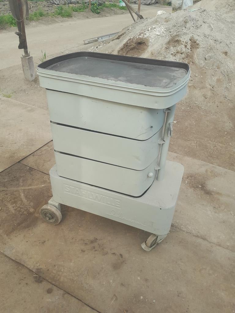 Stahlwille gereedschapswagen, Ophalen