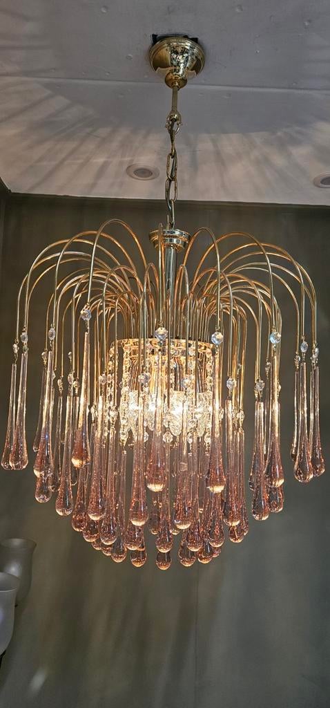 Luxe Kroonluchter met Gouden Frame en Roze Glazen Druppels, Ophalen, Zo goed als nieuw, Glas, Luxe, Klassiek, Modern, Glamour