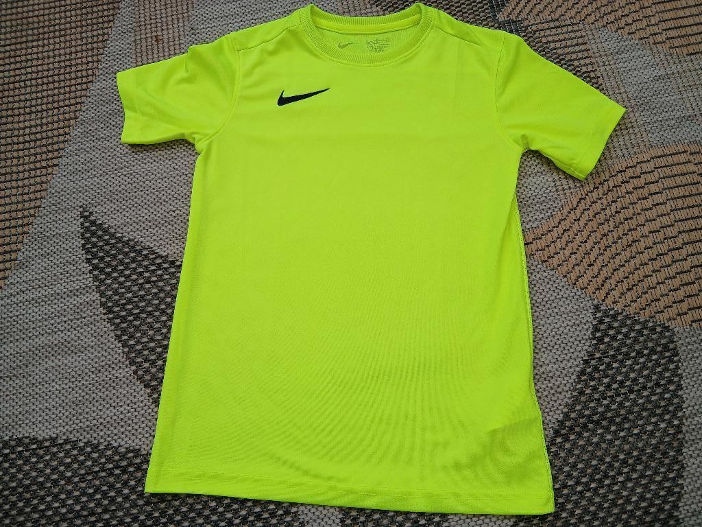 Nike neon geel shirt maat 128, Kinderen en Baby's, Kinderkleding | Maat 128, Ophalen of Verzenden, Zo goed als nieuw, Shirt of Longsleeve