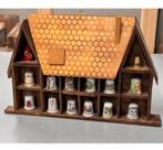 14x vingerhoedjes vinger hoedjes antiek in houten huisje, Reliëf, Ophalen of Verzenden, Zo goed als nieuw, H